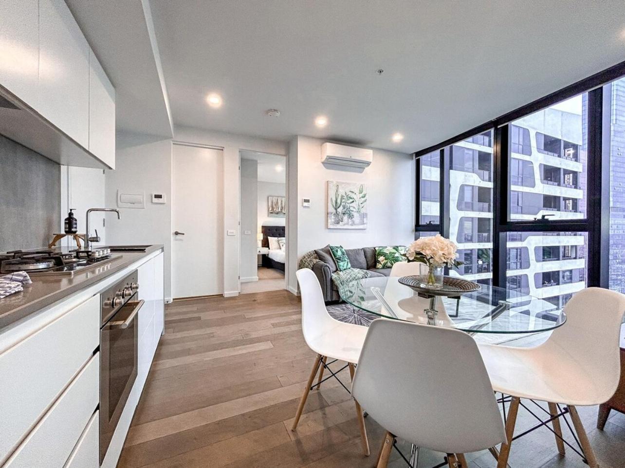 Dreamy View On High Level 2Br1Ba Apt Cbd Poolgy Melbourne Exterior photo
